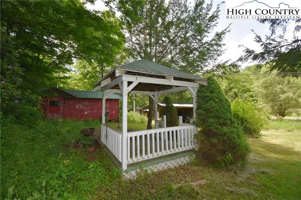 Image number 15 for the current listing