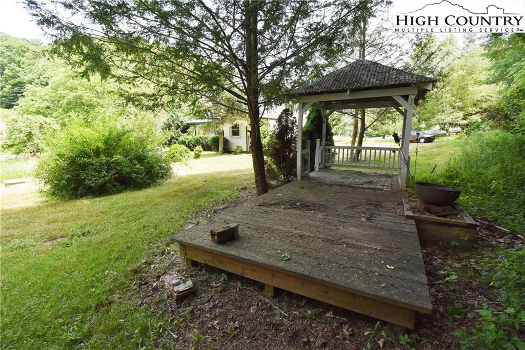 Image number 16 for the current listing