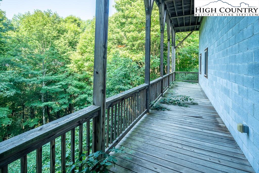 Image number 12 for the current listing