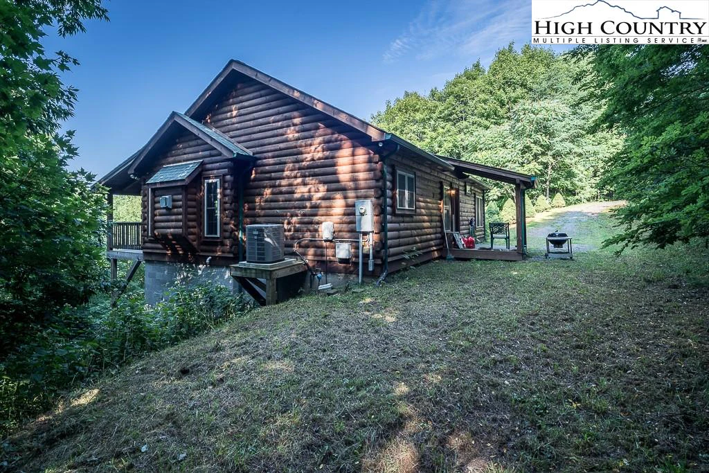 Image number 13 for the current listing