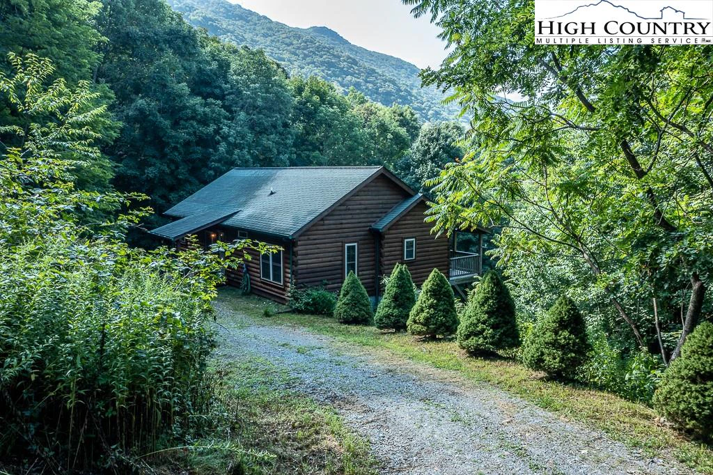 Image number 17 for the current listing