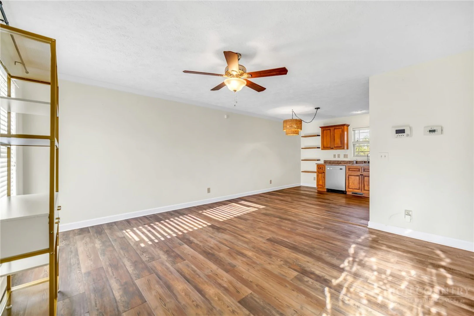 Image number 18 for the current listing