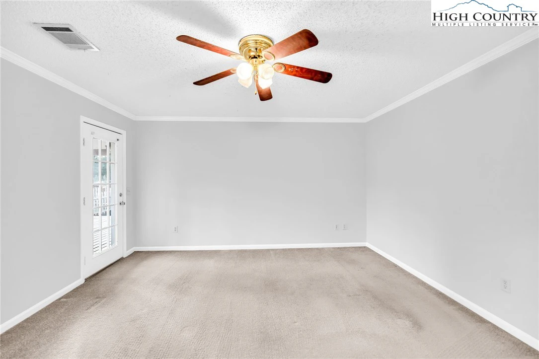 Image number 7 for the current listing