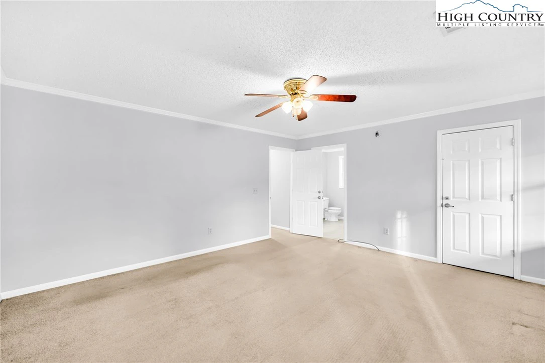 Image number 8 for the current listing