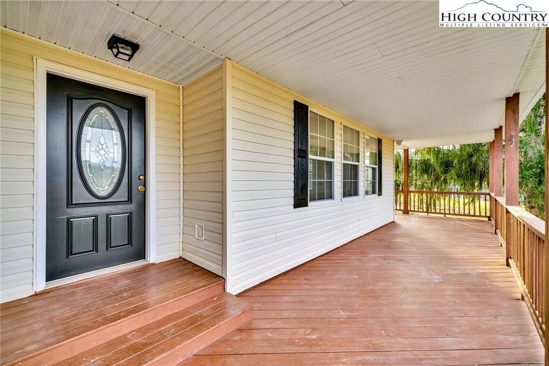 Image number 18 for the current listing