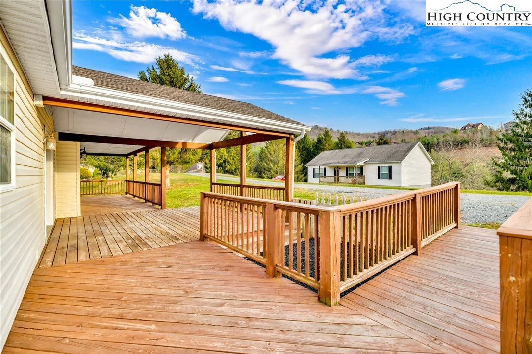 Image number 19 for the current listing