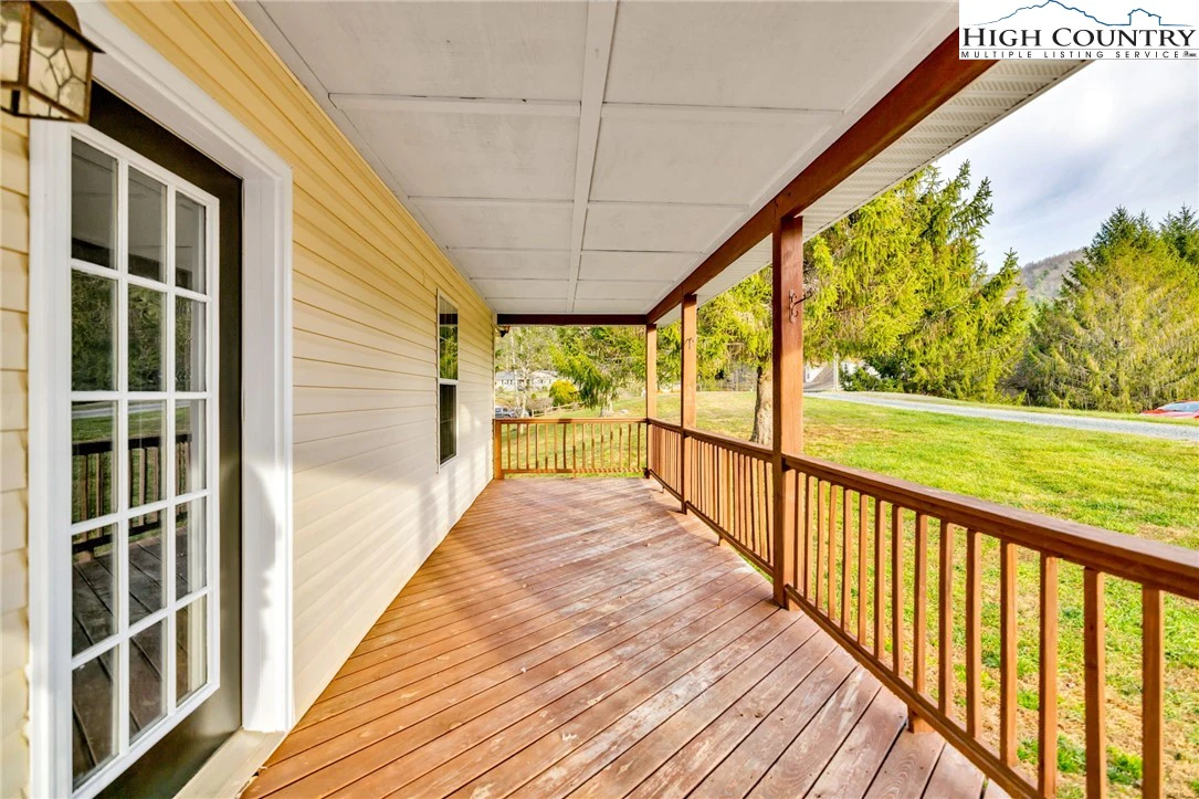 Image number 20 for the current listing