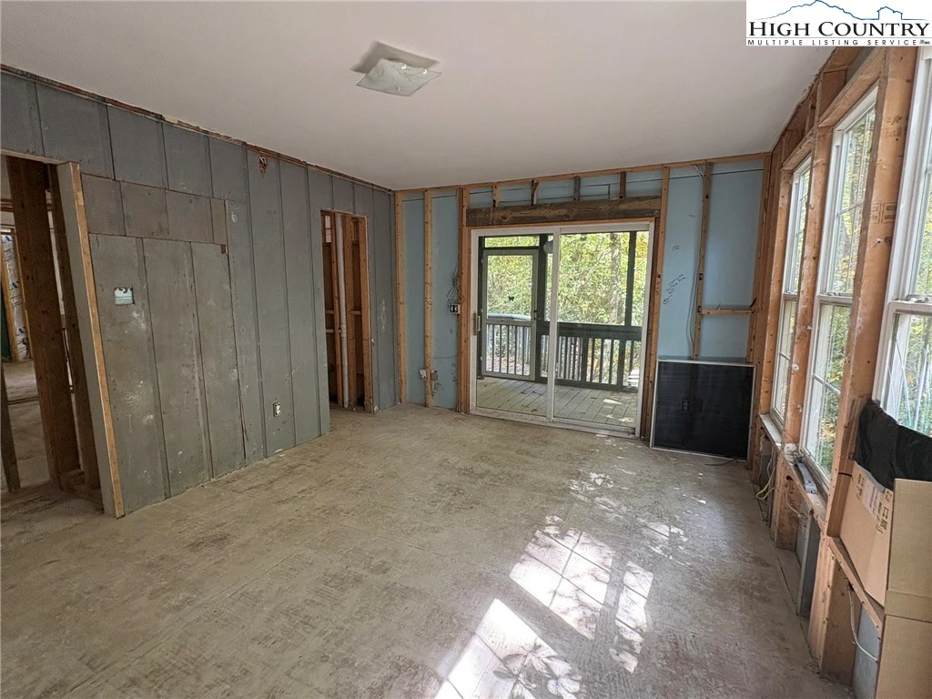 Image number 12 for the current listing