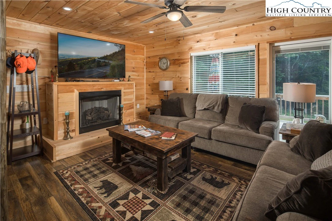 Image number 8 for the current listing