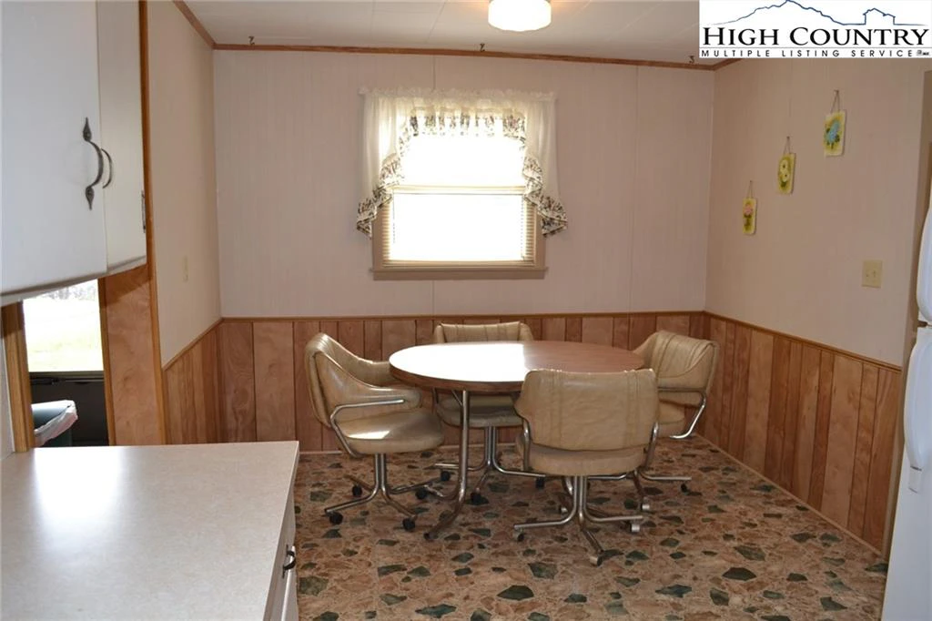 Image number 7 for the current listing