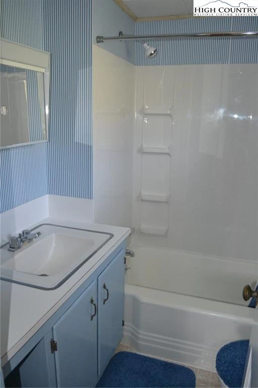 Image number 5 for the current listing