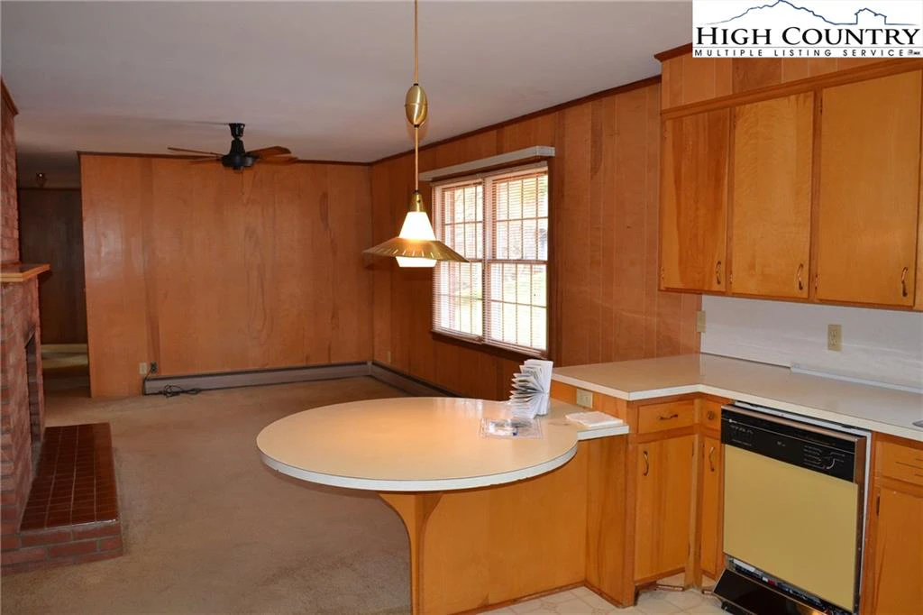 Image number 20 for the current listing