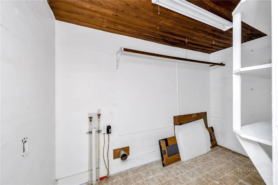 Image number 16 for the current listing