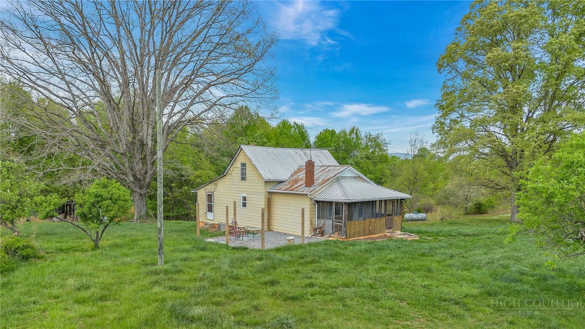 Image number 14 for the current listing