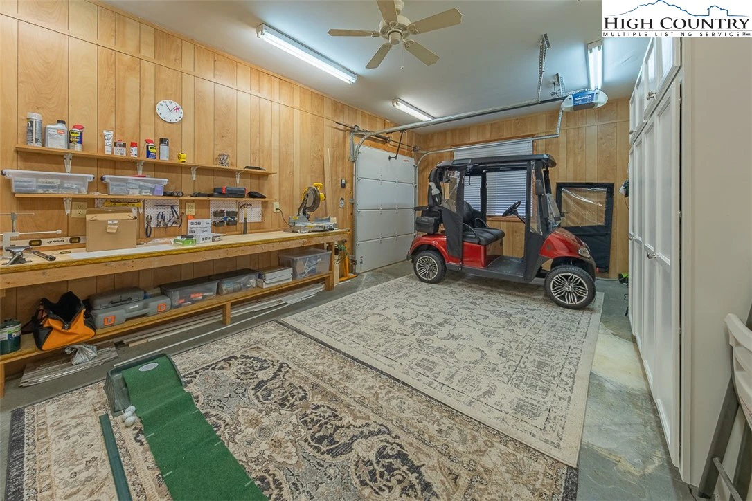 Image number 17 for the current listing