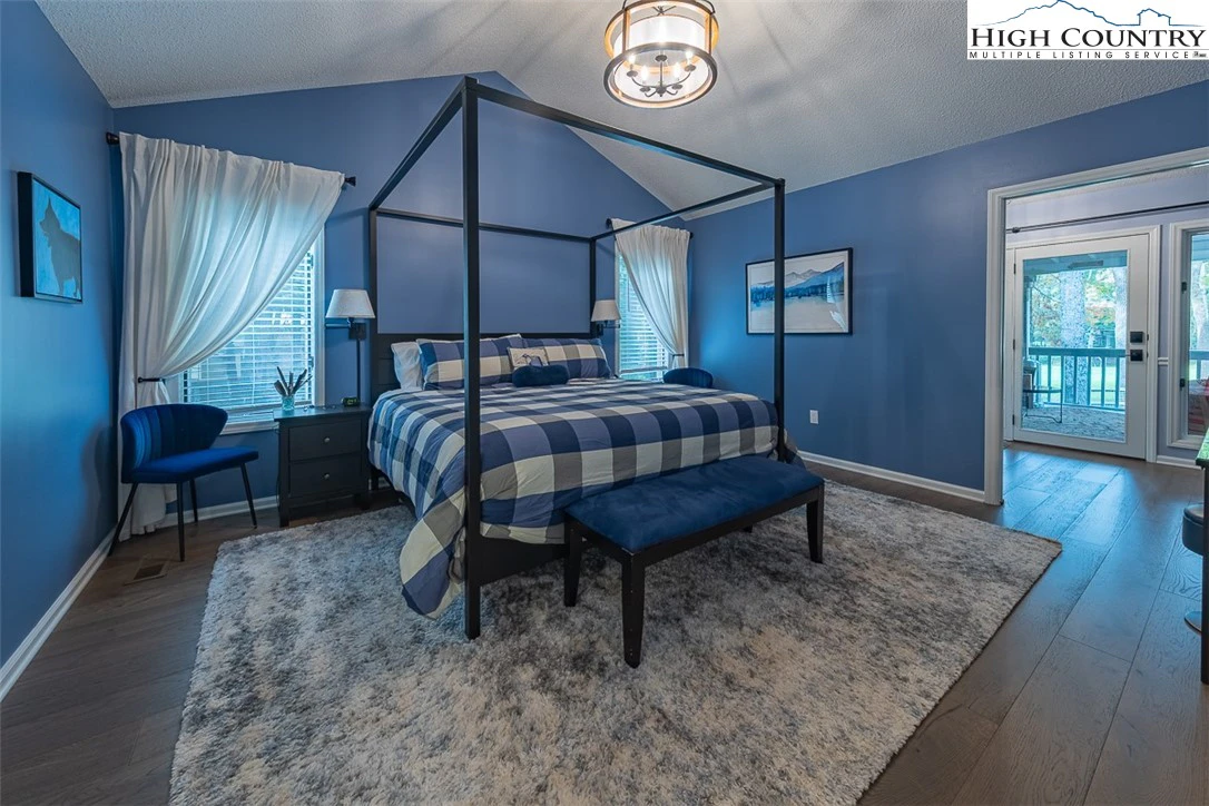Image number 5 for the current listing