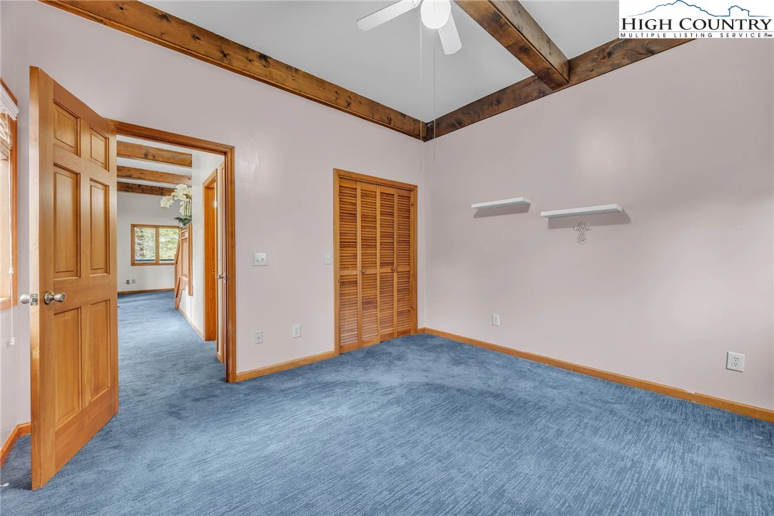 Image number 5 for the current listing