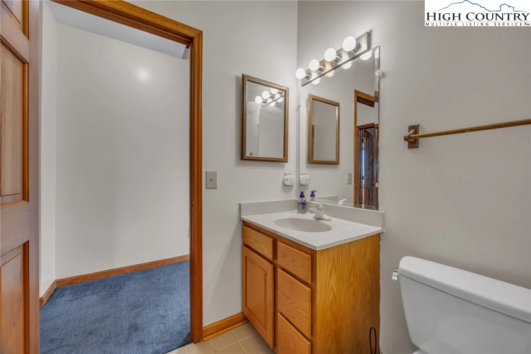 Image number 7 for the current listing