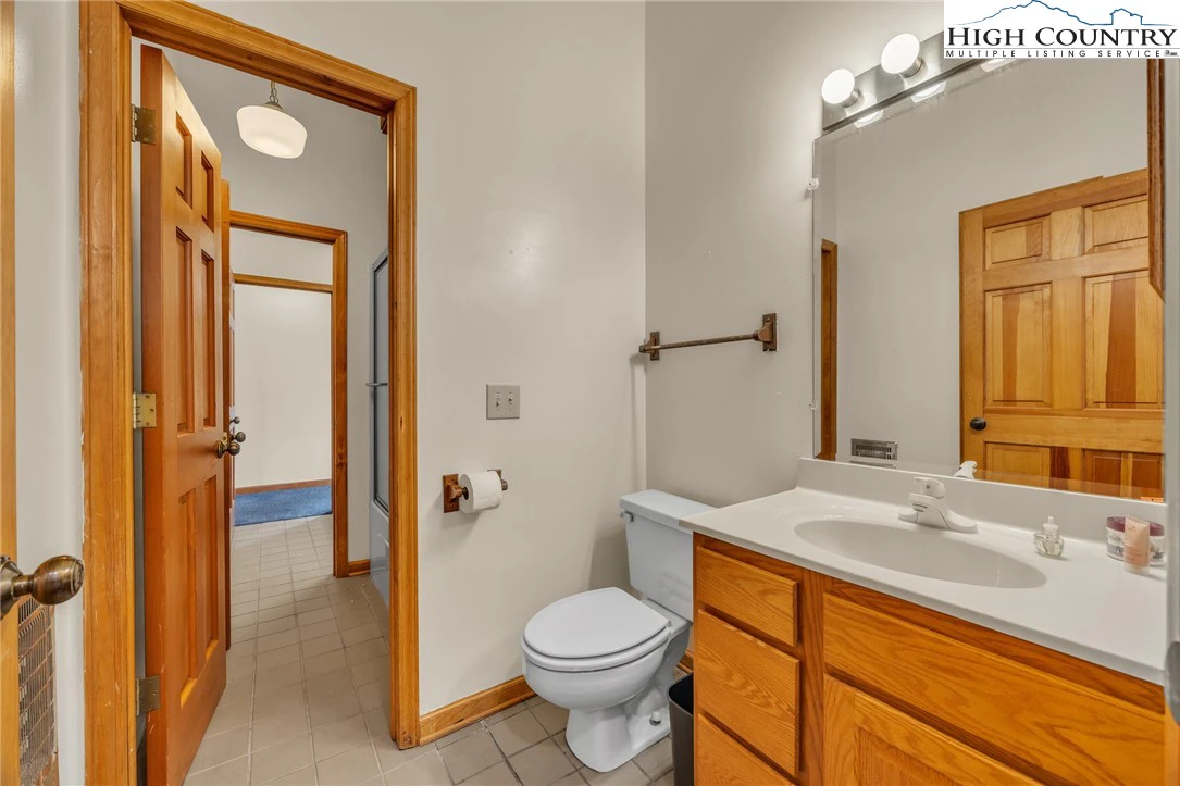 Image number 9 for the current listing