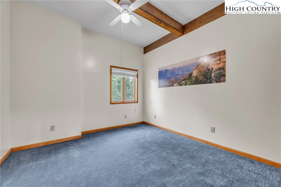 Image number 10 for the current listing