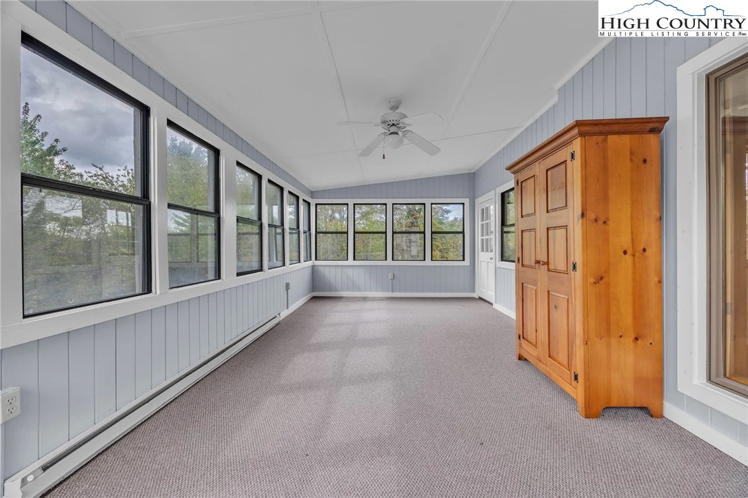 Image number 2 for the current listing