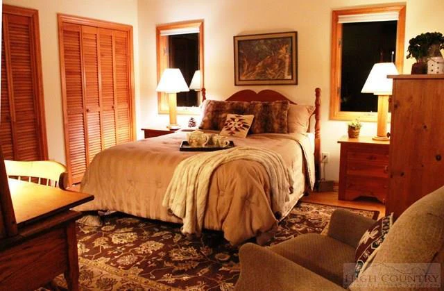 Image number 6 for the current listing