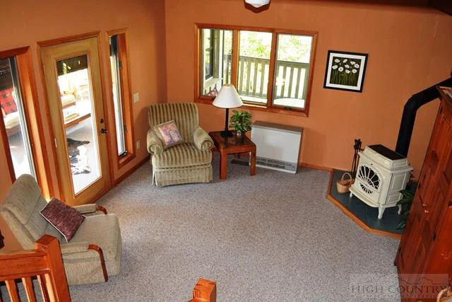Image number 17 for the current listing