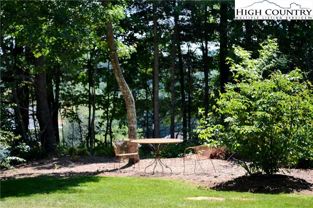 Image number 8 for the current listing