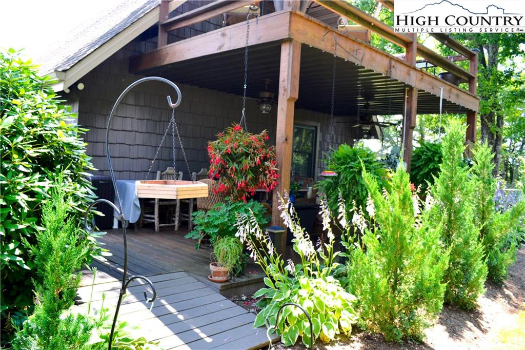 Image number 12 for the current listing