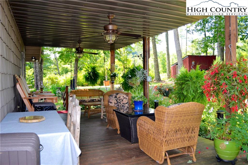 Image number 13 for the current listing