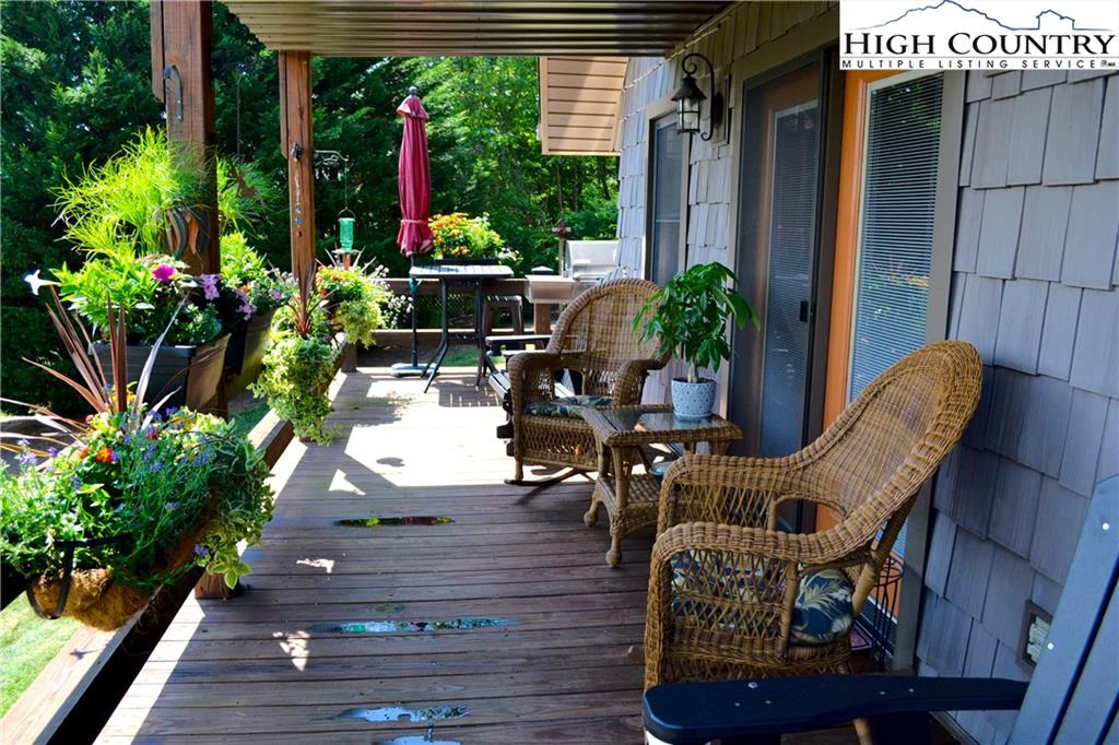 Image number 20 for the current listing