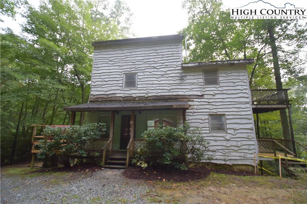 Image number 1 for the current listing