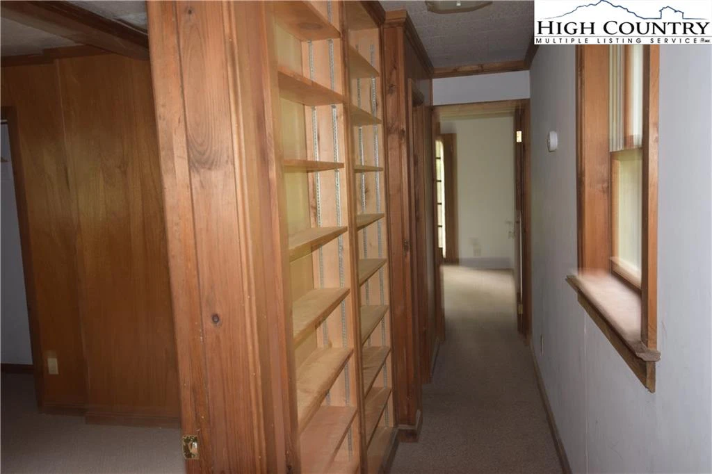 Image number 13 for the current listing