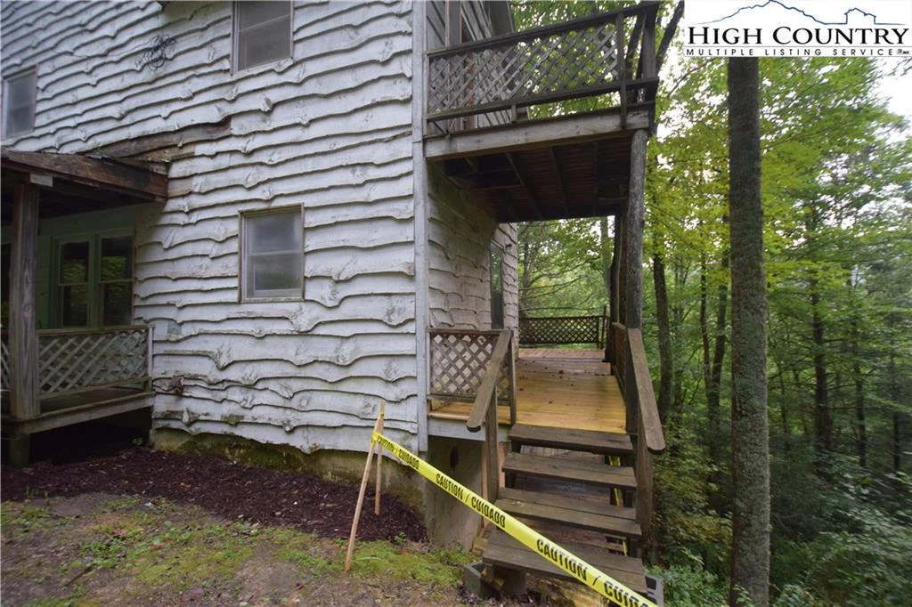Image number 8 for the current listing