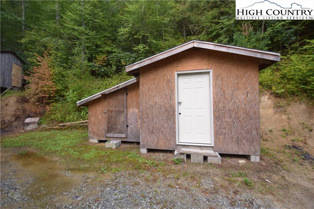 Image number 4 for the current listing