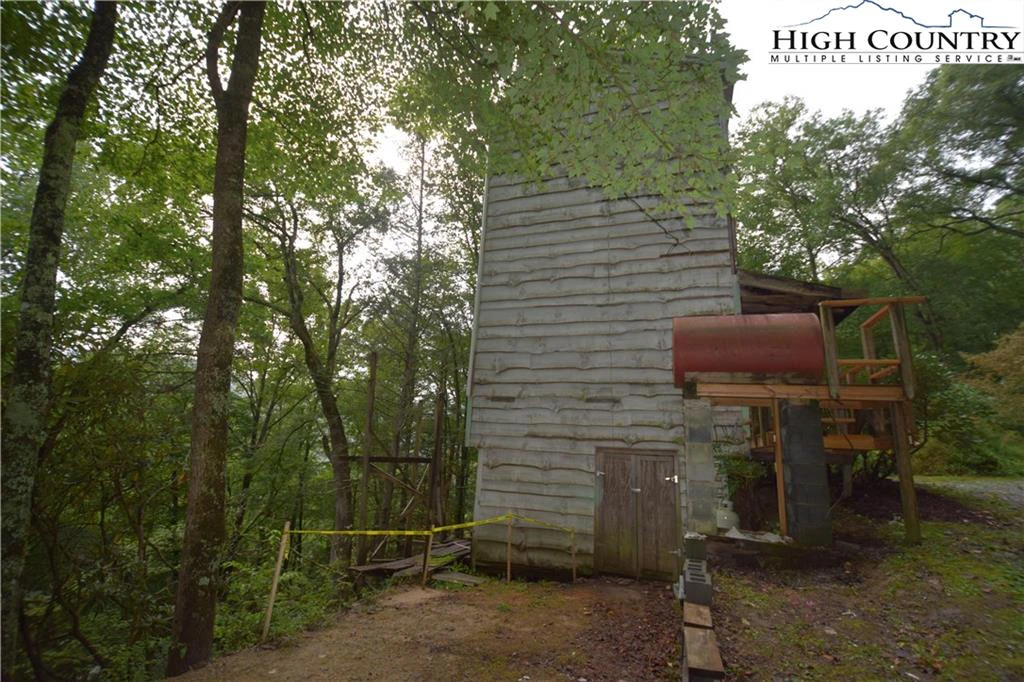 Image number 3 for the current listing