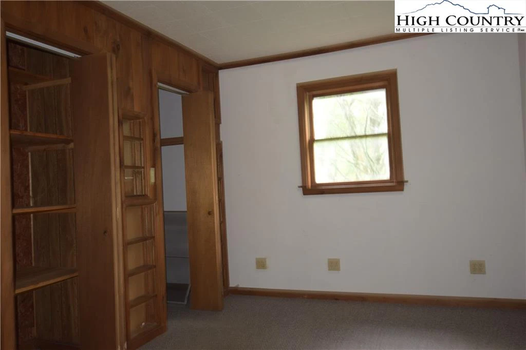 Image number 16 for the current listing