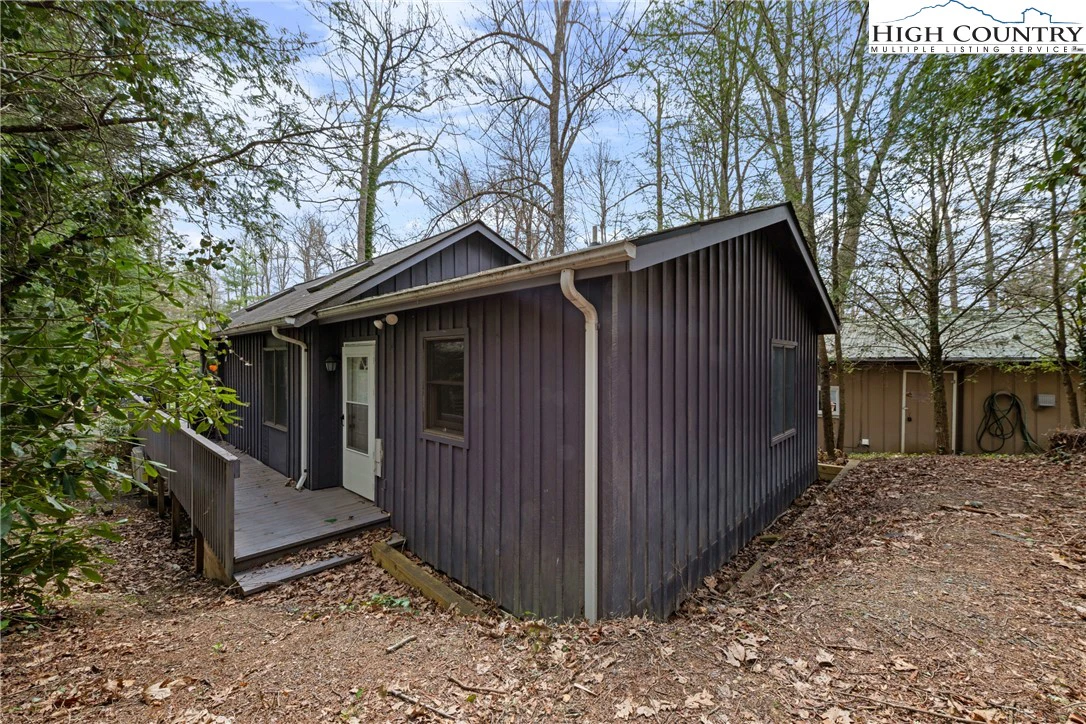 Image number 11 for the current listing