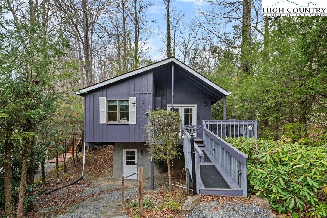 Image number 9 for the current listing