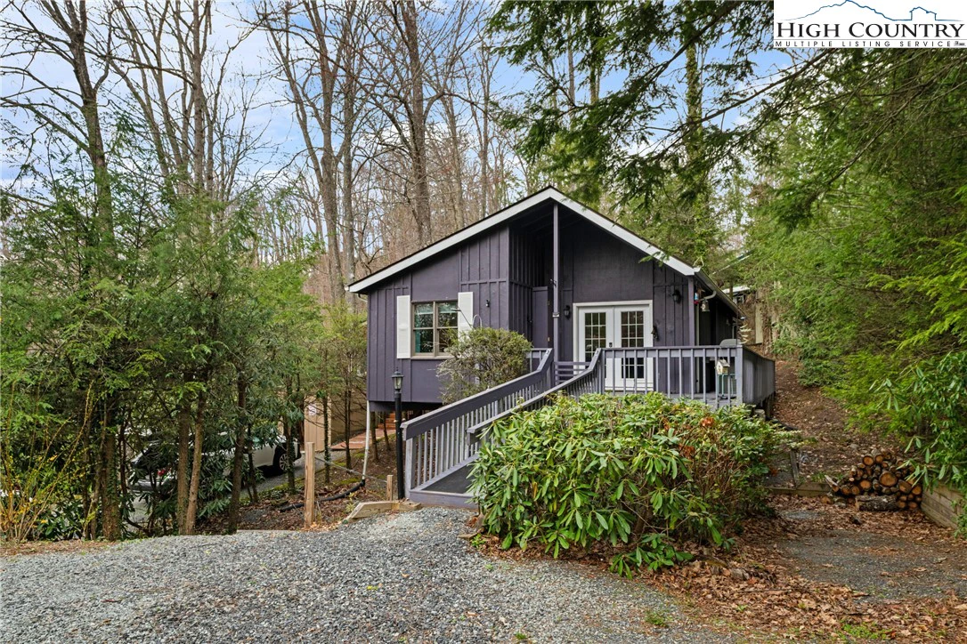 Image number 1 for the current listing