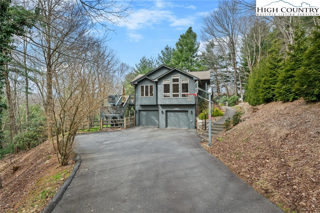 Image number 19 for the current listing