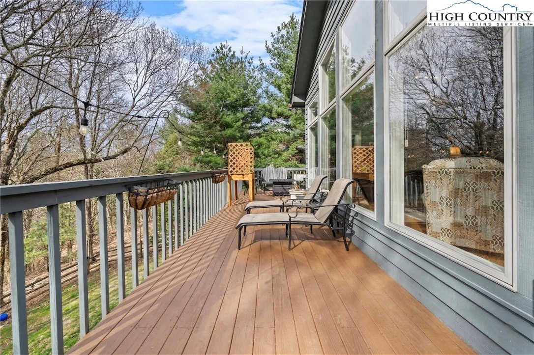 Image number 3 for the current listing