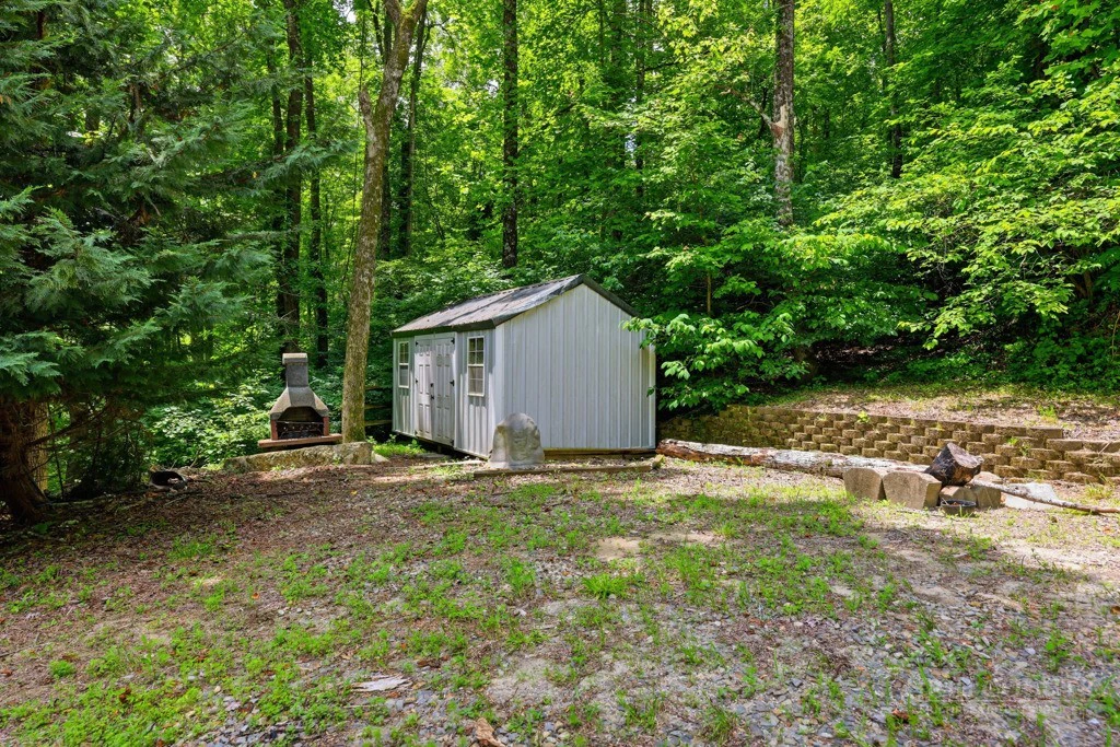 Image number 11 for the current listing