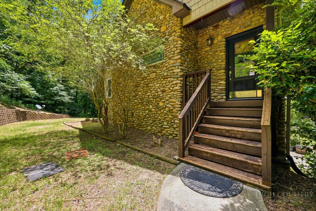 Image number 12 for the current listing