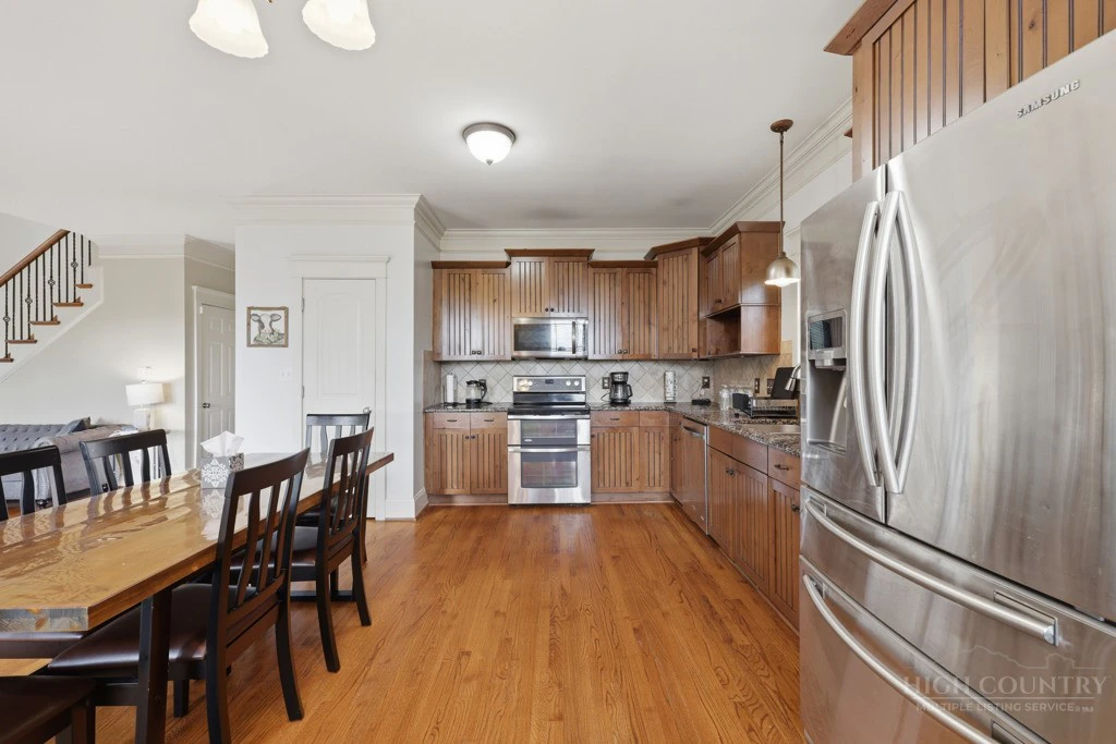 Image number 20 for the current listing