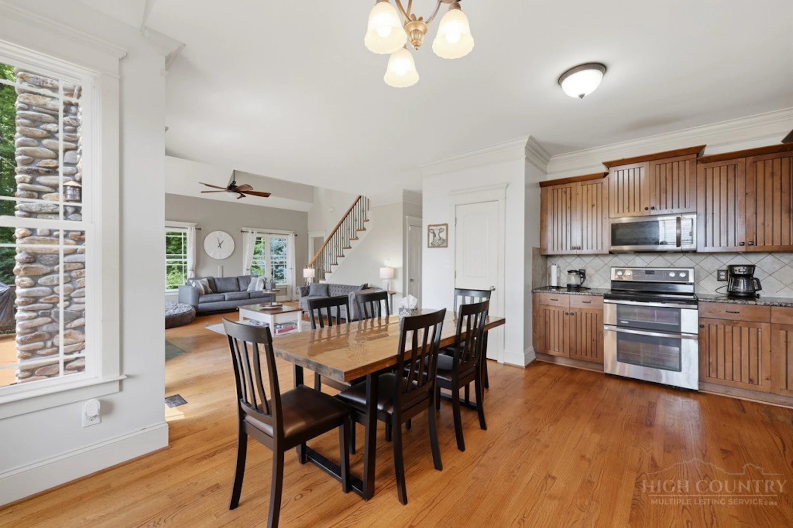 Image number 21 for the current listing