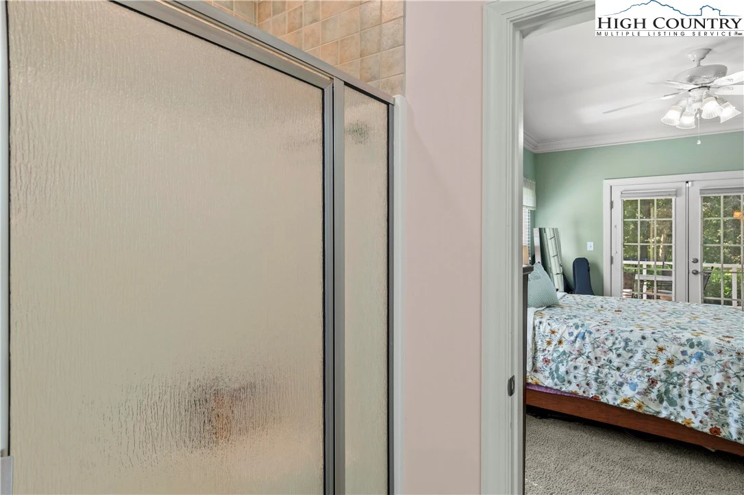 Image number 10 for the current listing