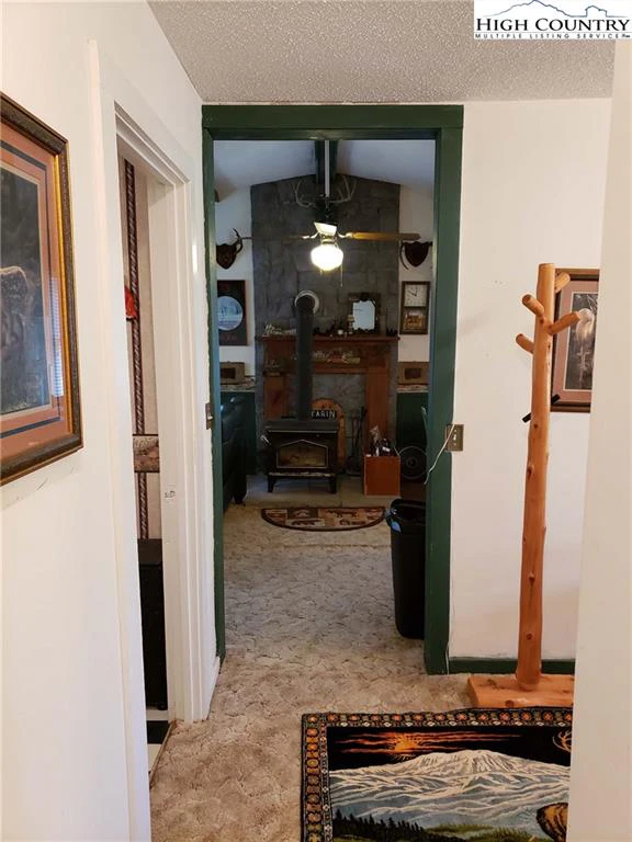 Image number 17 for the current listing