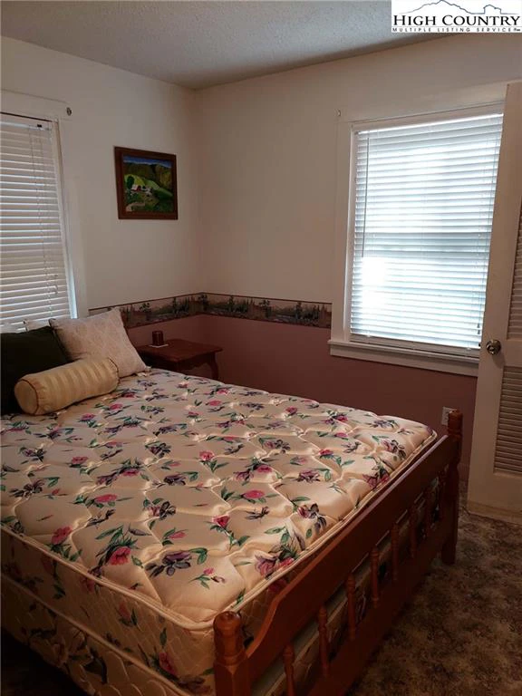 Image number 2 for the current listing