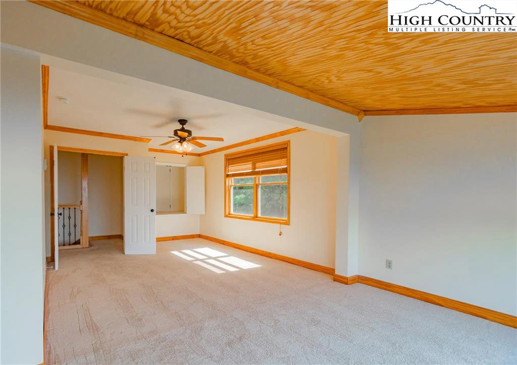 Image number 10 for the current listing